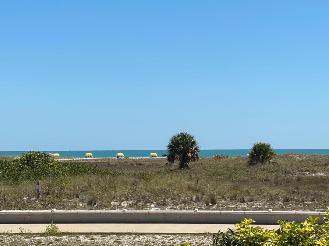 Beachside Resort Motel St. Pete Beach Exteriör bild