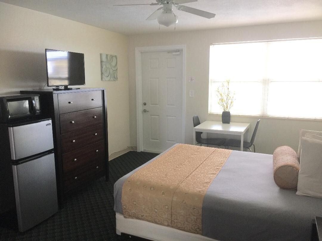 Beachside Resort Motel St. Pete Beach Exteriör bild