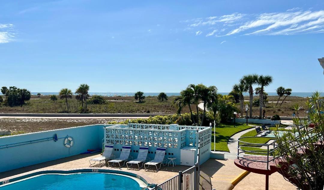 Beachside Resort Motel St. Pete Beach Exteriör bild
