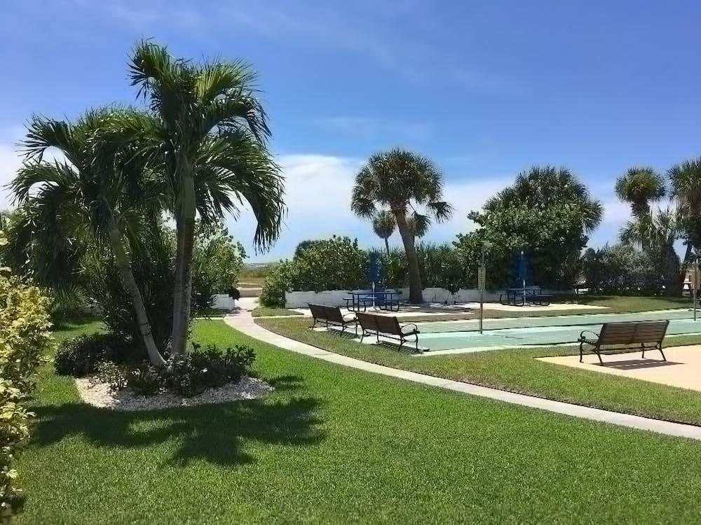 Beachside Resort Motel St. Pete Beach Exteriör bild