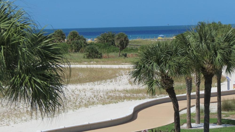 Beachside Resort Motel St. Pete Beach Exteriör bild