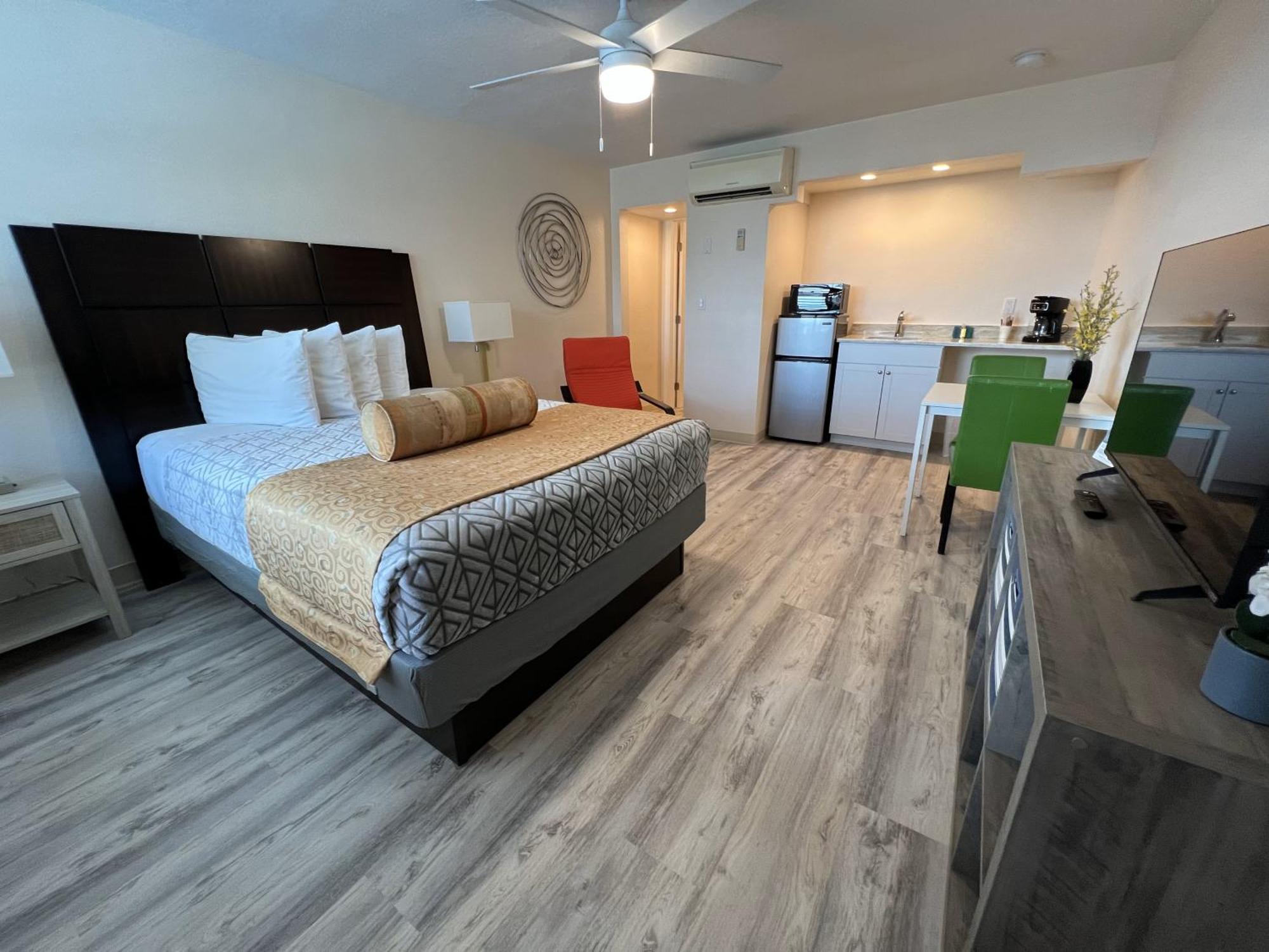 Beachside Resort Motel St. Pete Beach Exteriör bild