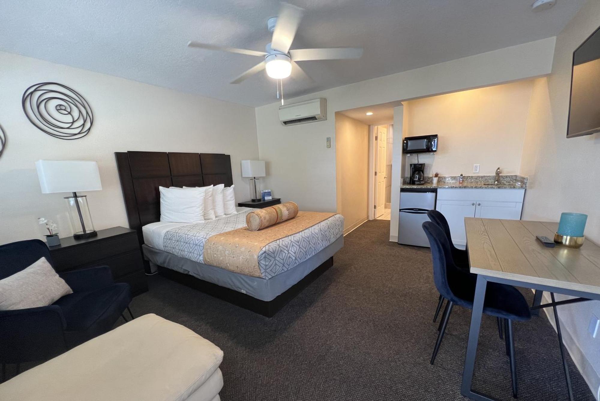 Beachside Resort Motel St. Pete Beach Exteriör bild