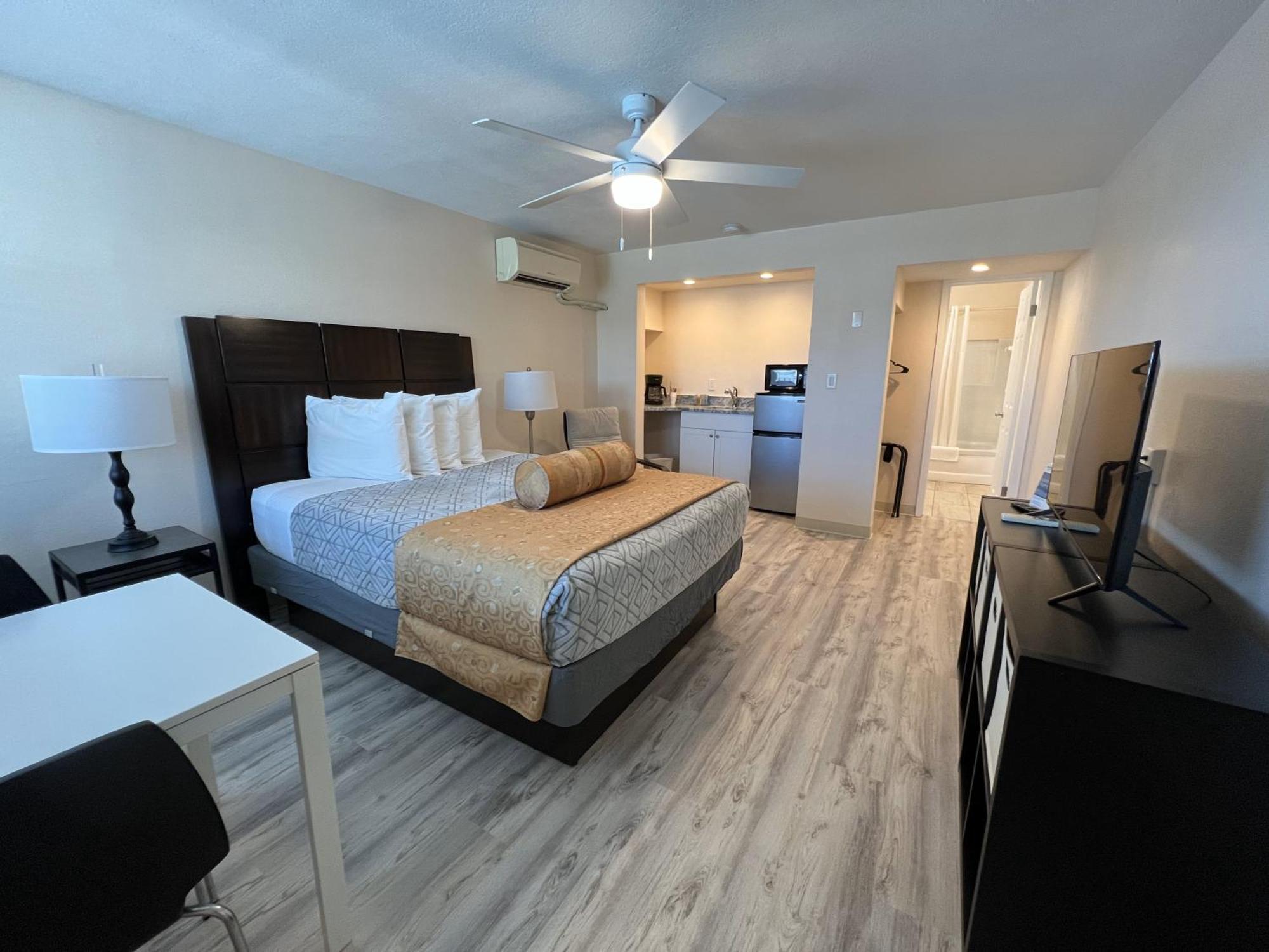 Beachside Resort Motel St. Pete Beach Exteriör bild