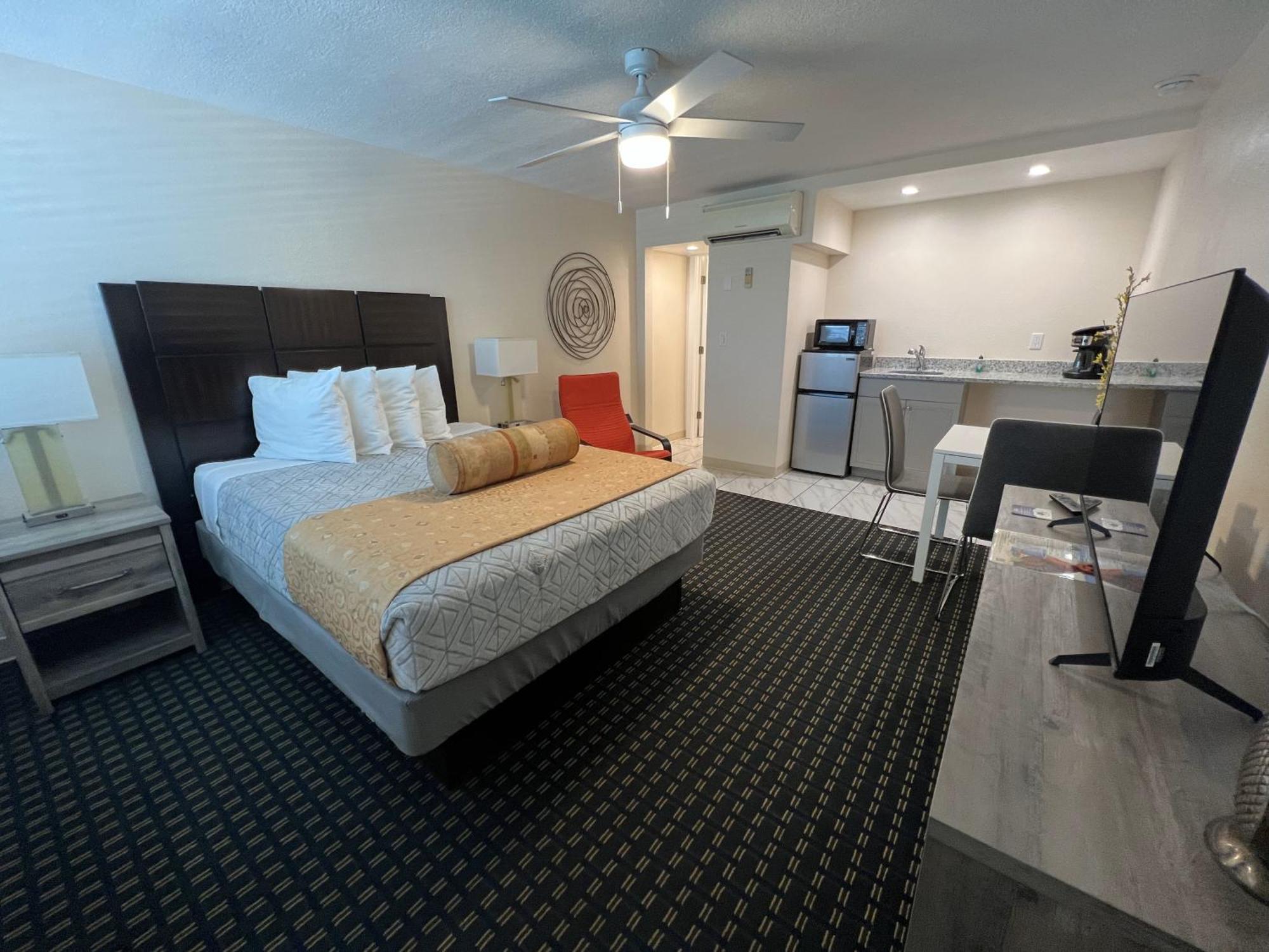 Beachside Resort Motel St. Pete Beach Exteriör bild