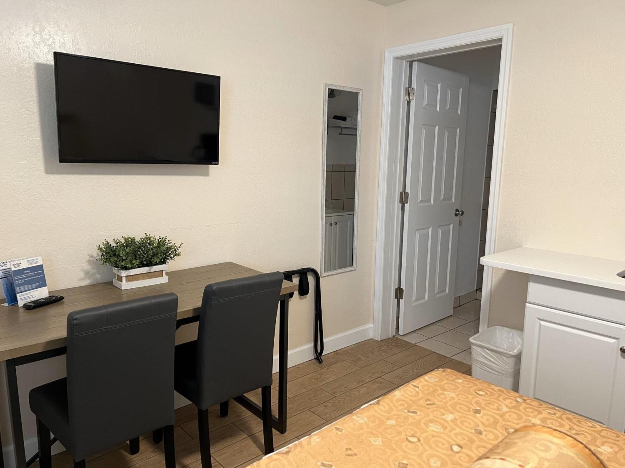 Beachside Resort Motel St. Pete Beach Rum bild