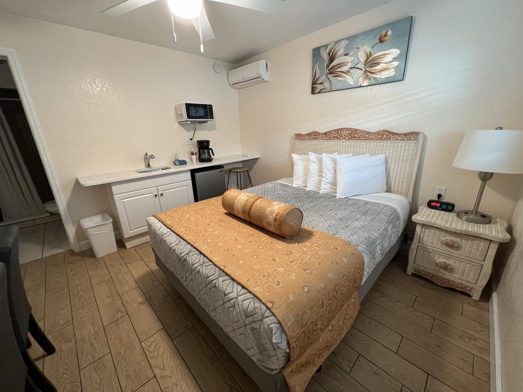 Beachside Resort Motel St. Pete Beach Rum bild
