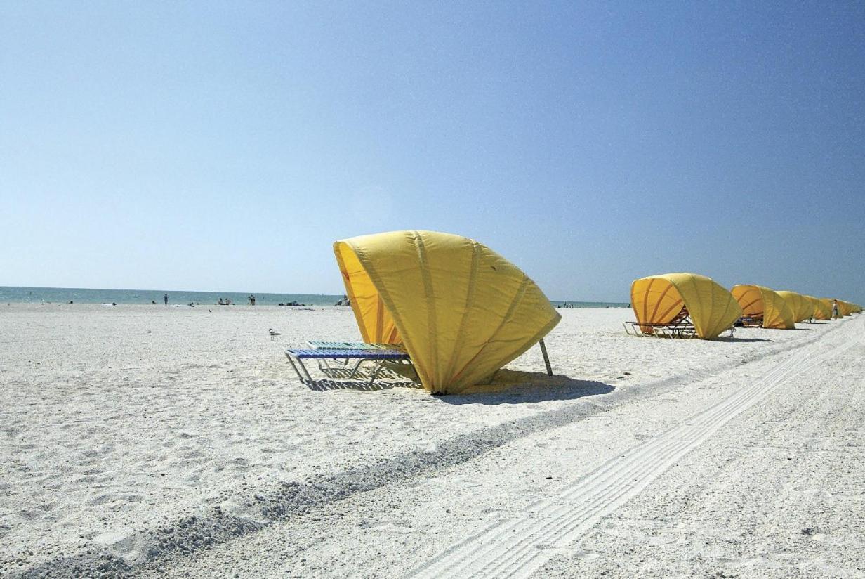 Beachside Resort Motel St. Pete Beach Exteriör bild