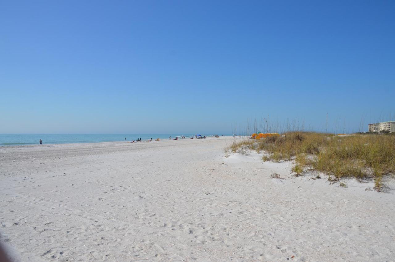 Beachside Resort Motel St. Pete Beach Exteriör bild