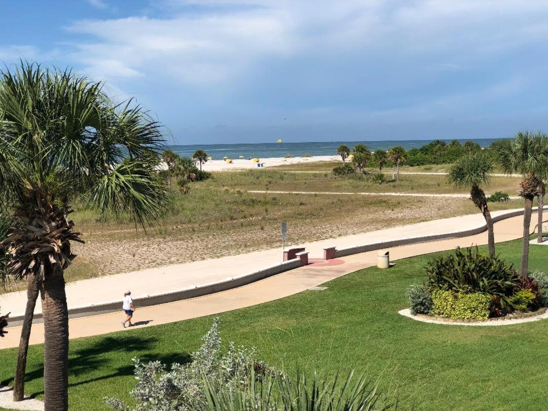 Beachside Resort Motel St. Pete Beach Exteriör bild